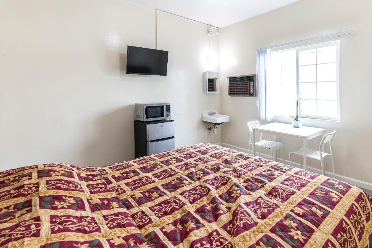 Pride Hotel Commerce Kültér fotó